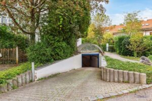Tiefgaragenabfahrt