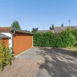 Blick auf Doppelgarage